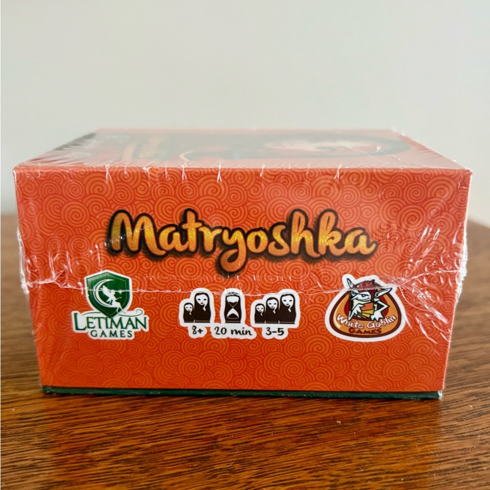 Card Game - Orange and Black - Picture 3 of 3